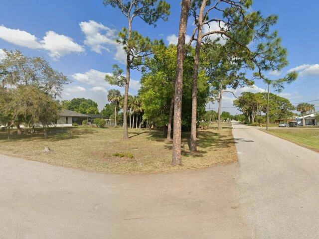 House image located at Moss Point, MS 39563