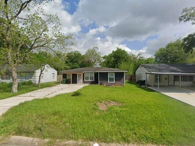 House image located at Houston, TX 77033