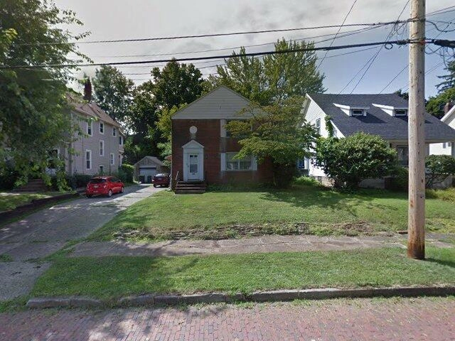 House image located at Akron, OH 44302