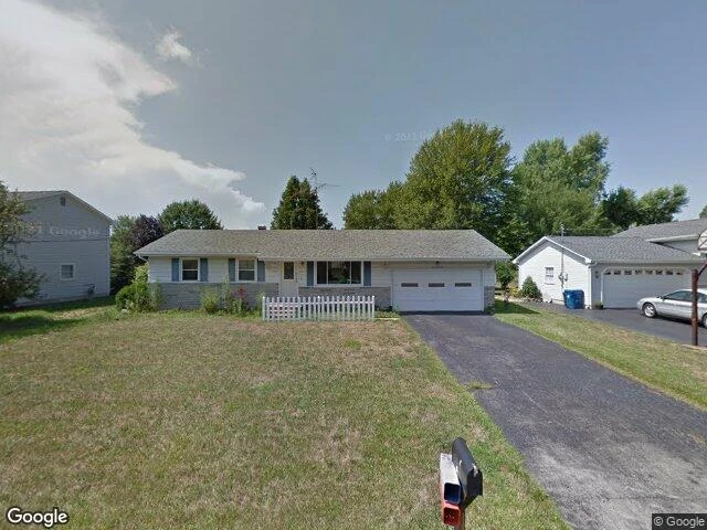 House image located at Hubbard, OH 44425