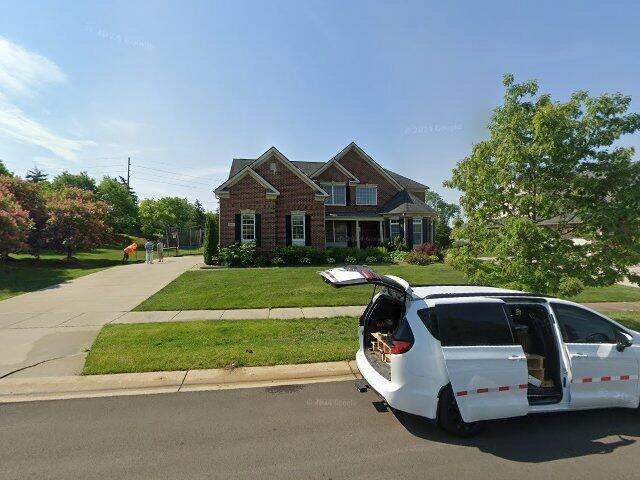 House image located at Novi, MI 48374