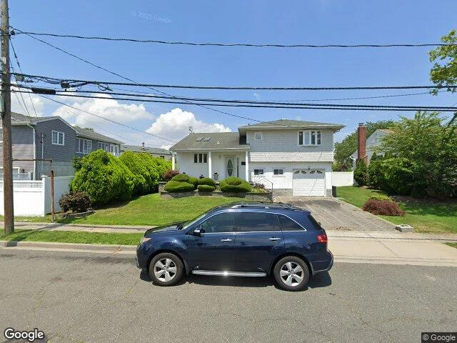House image located at Freeport, NY 11520