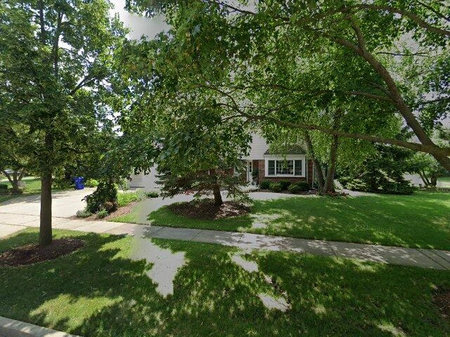 House image located at Glen Ellyn, IL 60137