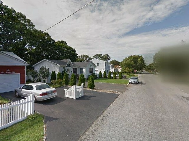 House image located at West Islip, NY 11795