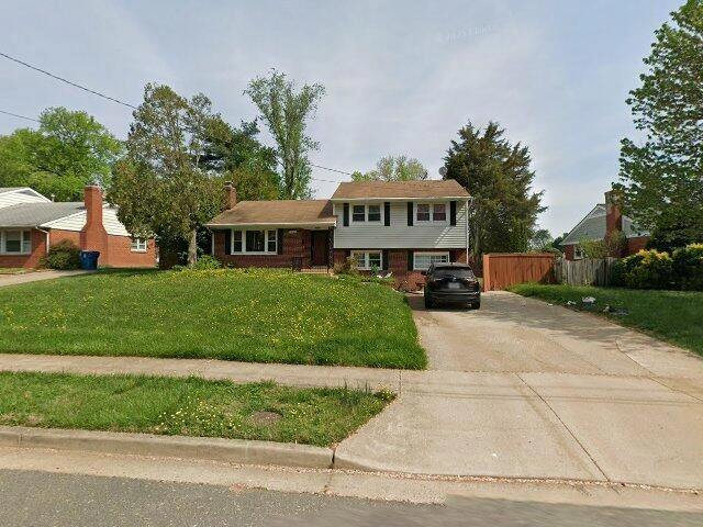 House image located at Annandale, VA 22003