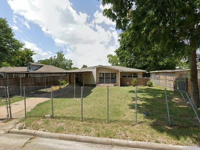 House image located at Houston, TX 77033