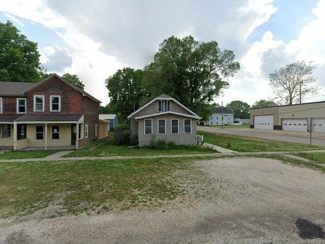 House image located at Lyndon, IL 61261