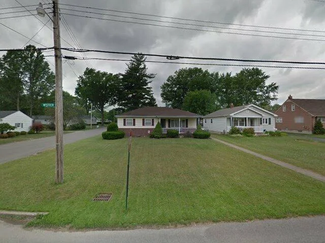 House image located at Hubbard, OH 44425