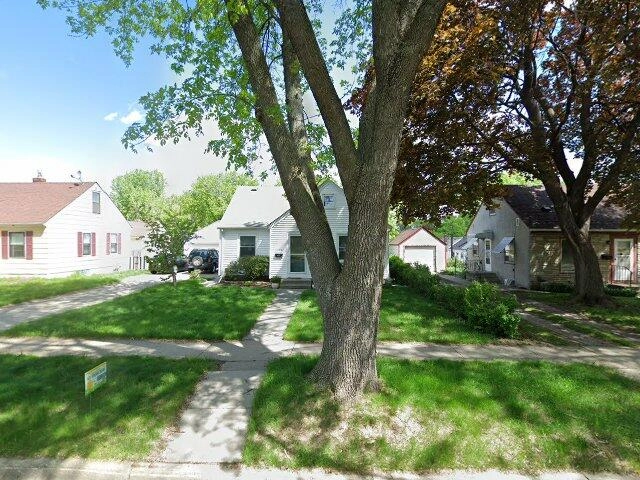 House image located at Saint Paul, MN 55118