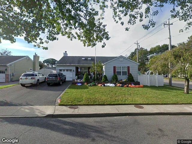 House image located at West Islip, NY 11795