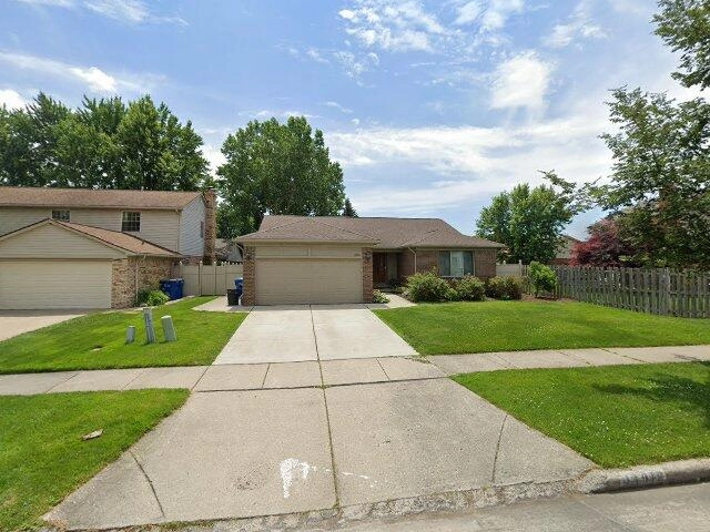 House image located at Warren, MI 48088