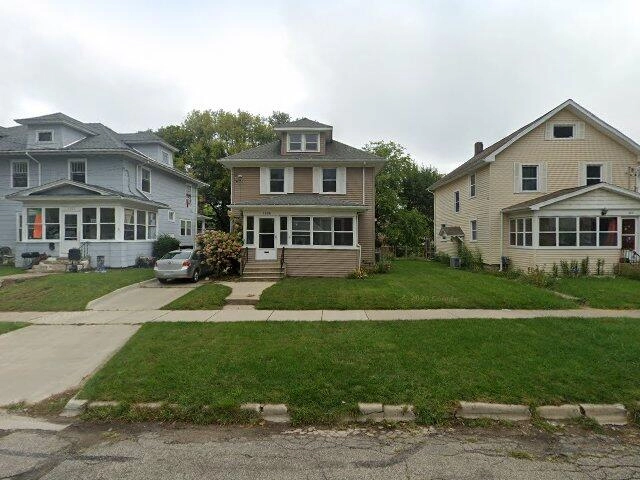 House image located at Lake In The Hills, IL 60156