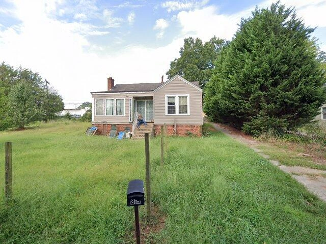 House image located at Hickory, NC 28601