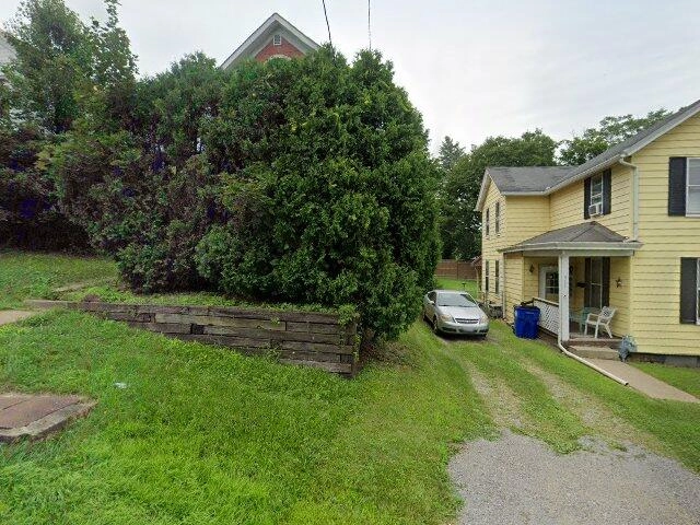 House image located at East Liverpool, OH 43920