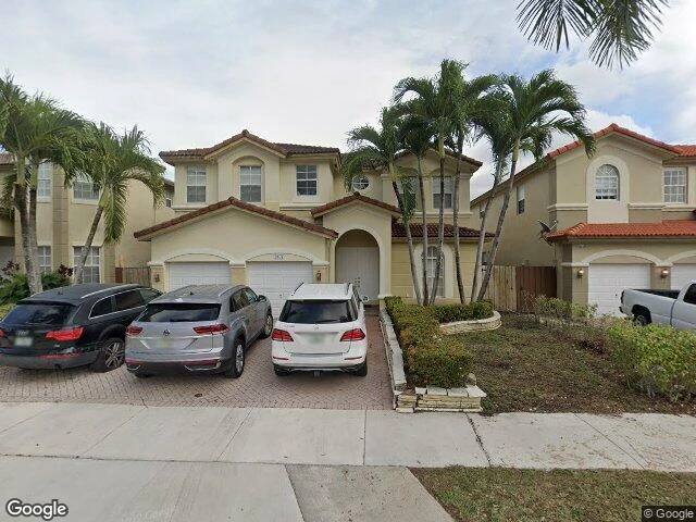 House image located at Miami, FL 33178