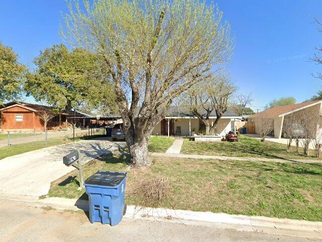 House image located at Pleasanton, TX 78064
