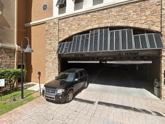 House image located at Tampa, FL 33607