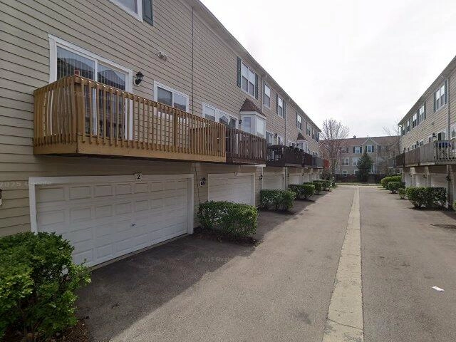 House image located at Aurora, IL 60506