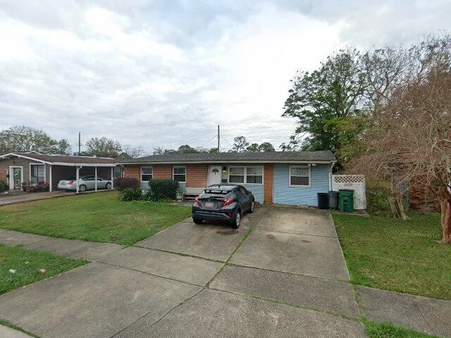 House image located at Gretna, LA 70056