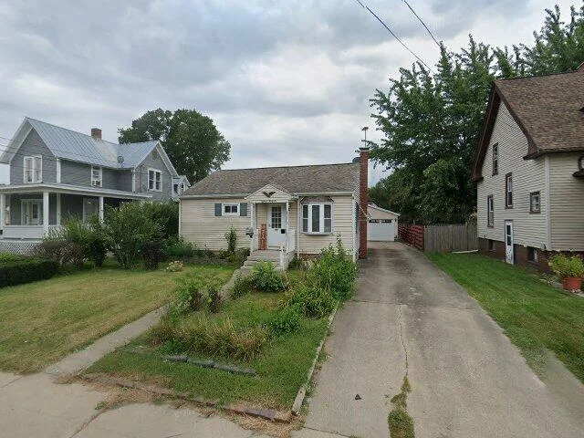 House image located at Galesburg, IL 61401