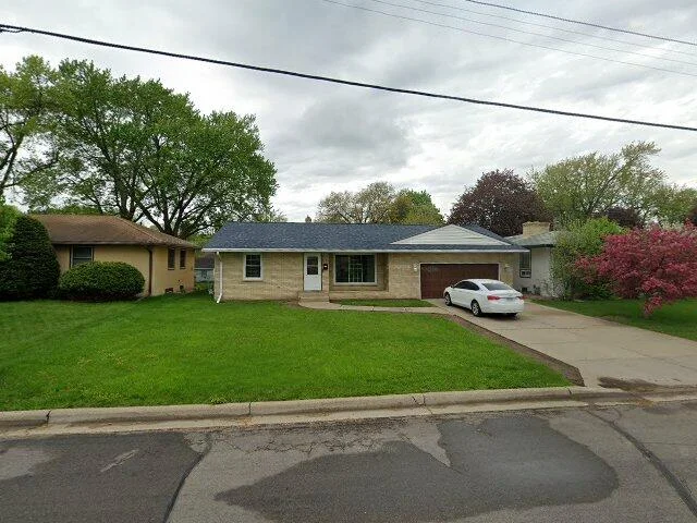 House image located at Saint Paul, MN 55118