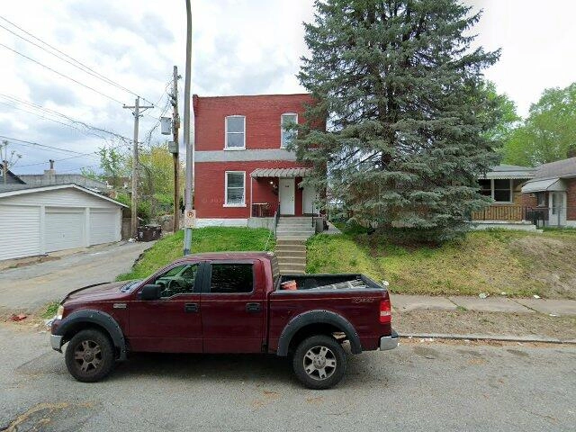 House image located at Saint Louis, MO 63111