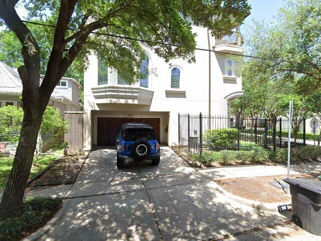 House image located at Houston, TX 77006