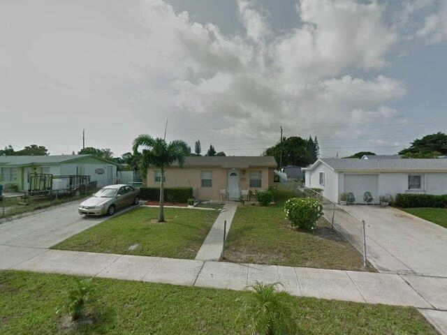 House image located at Boynton Beach, FL 33435