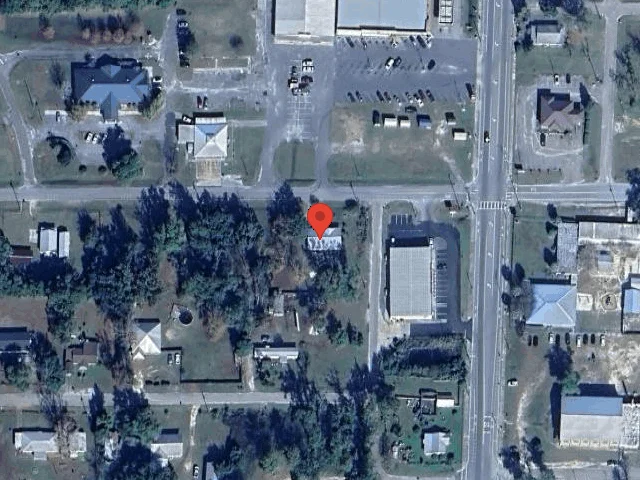 House image located at Wewahitchka, FL 32465