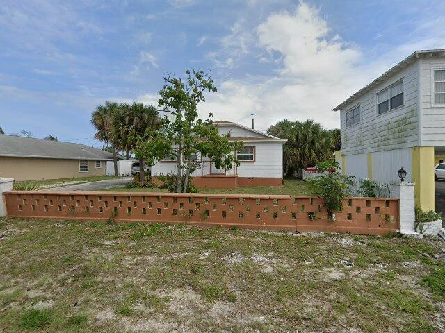 House image located at Lake Worth, FL 33461