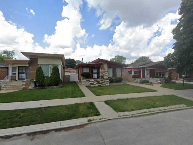 House image located at Chicago, IL 60617