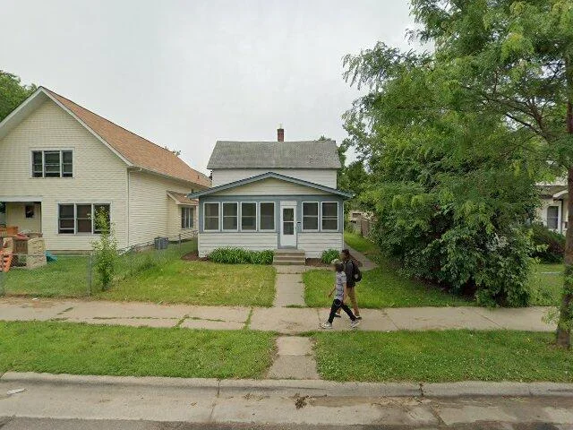 House image located at Minneapolis, MN 55412