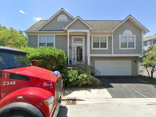 House image located at Aurora, IL 60504