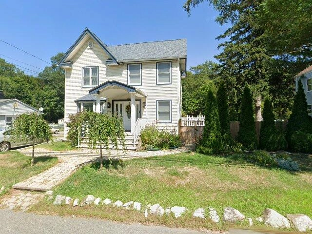 House image located at Bloomingdale, NJ 07403