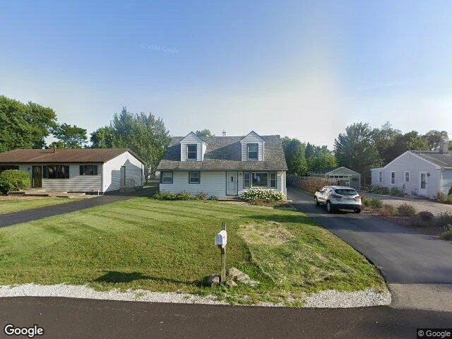 House image located at Grayslake, IL 60030