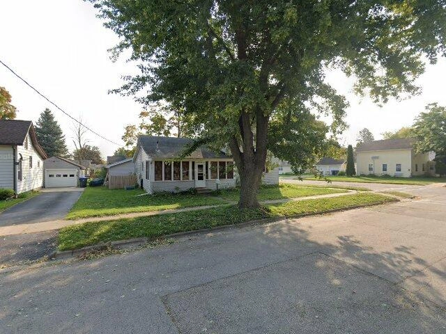 House image located at New London, WI 54961