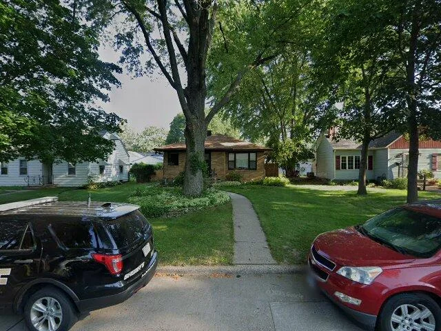House image located at Moline, IL 61265