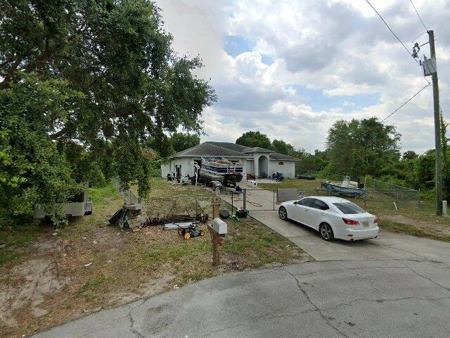 House image located at Labelle, FL 33935
