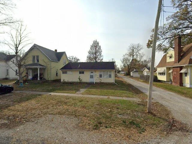 House image located at Centralia, IL 62801