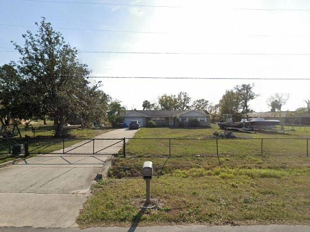 House image located at Ruskin, FL 33570