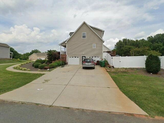 House image located at Walkertown, NC 27051