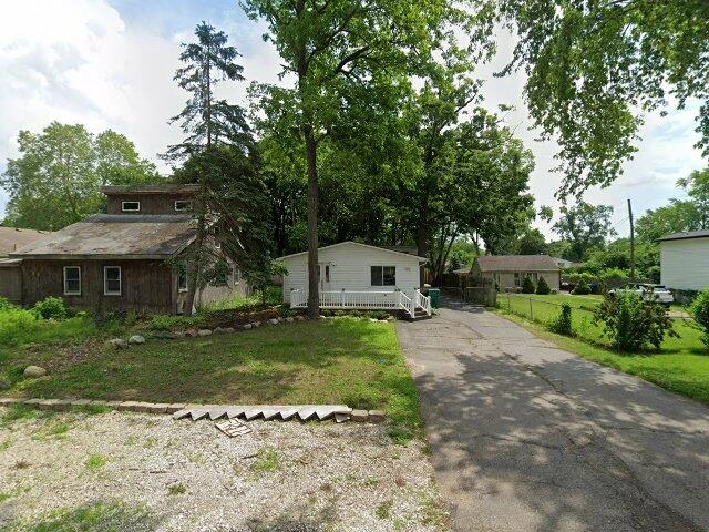 House image located at Waterford, MI 48327