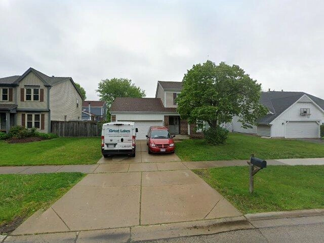 House image located at Roselle, IL 60172