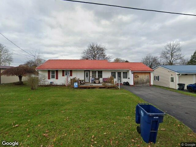 House image located at Newark, NY 14513