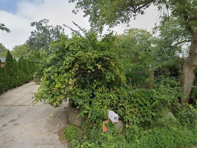 House image located at Fox River Grove, IL 60021