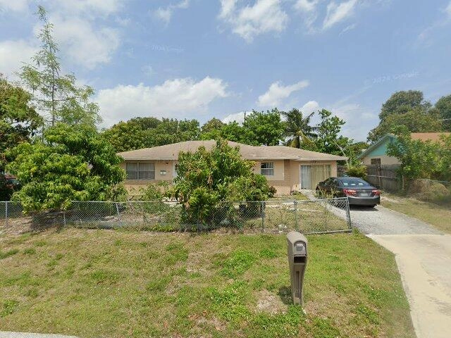 House image located at Boynton Beach, FL 33435