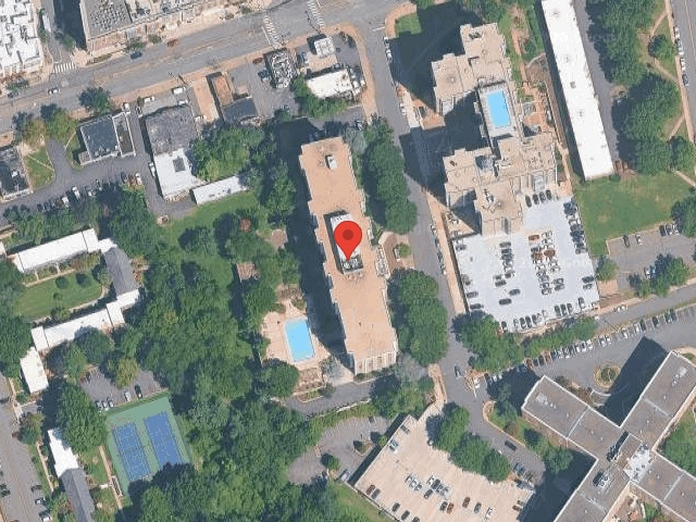House image located at Arlington, VA 22204