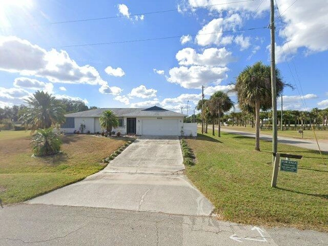 House image located at Alva, FL 33920