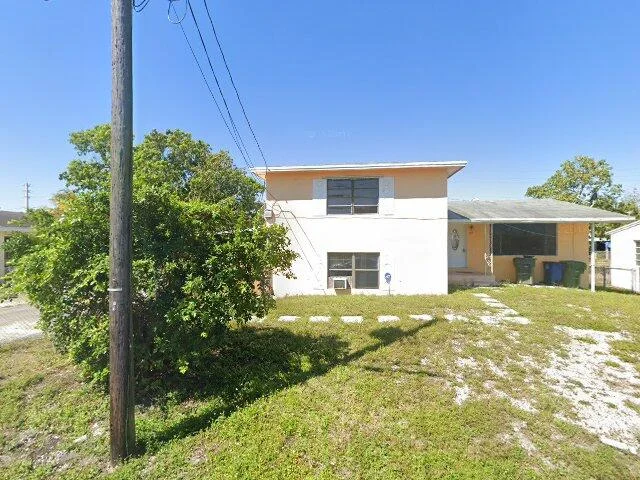 House image located at Hallandale, FL 33009