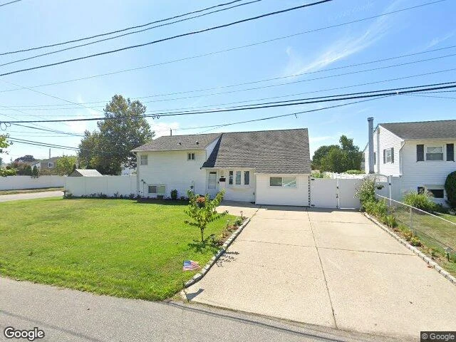 House image located at Lindenhurst, NY 11757